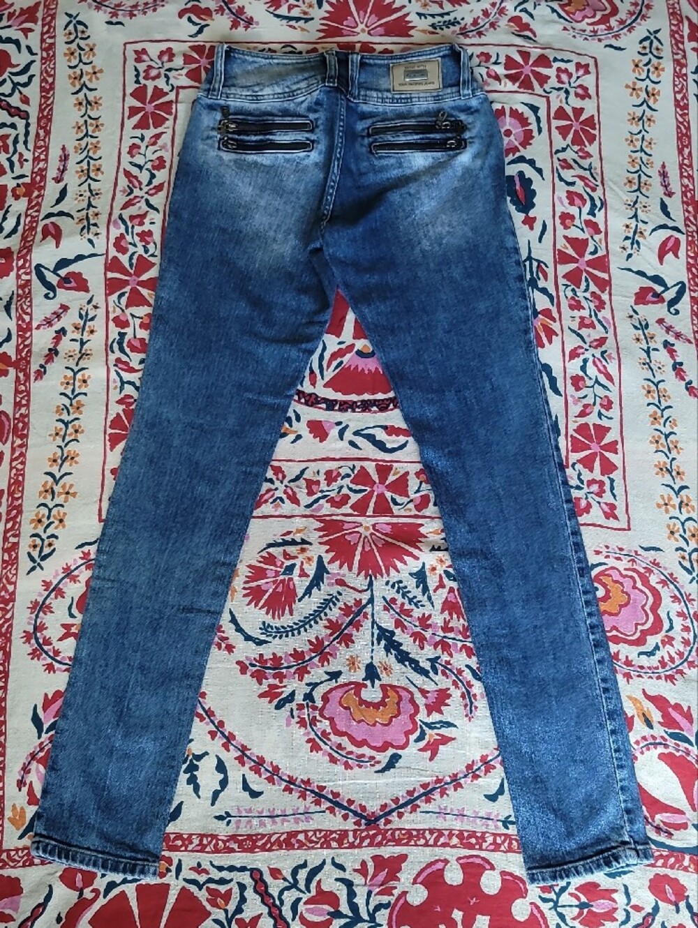 Dark Blue Women’s Slim Fit Jeans with Whiskering and Zipper Pockets